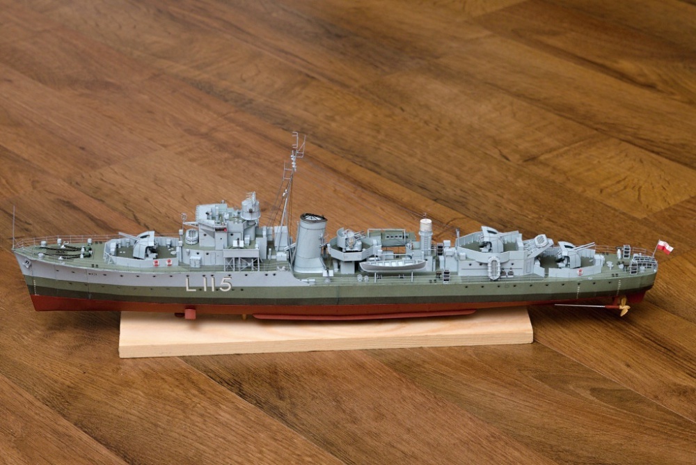 381864