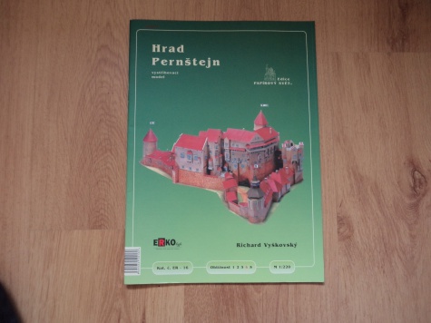 Zlata kniha, Stavby do kolej, Radnica Zlata kniha, Stavby do kolej, Radnica