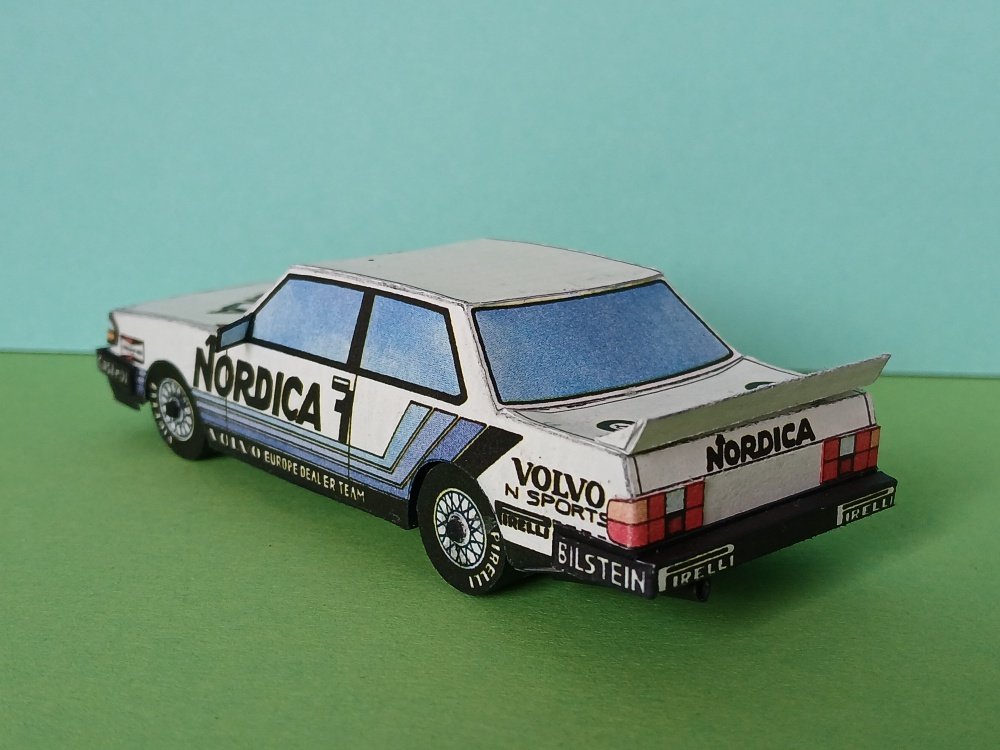 Automobily 1:43 (Plná velikost v novém okně) Automobily 1:43