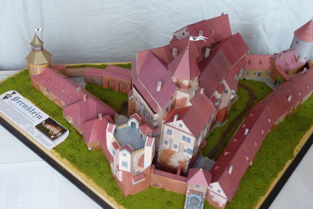 Hrad Pern�tejn