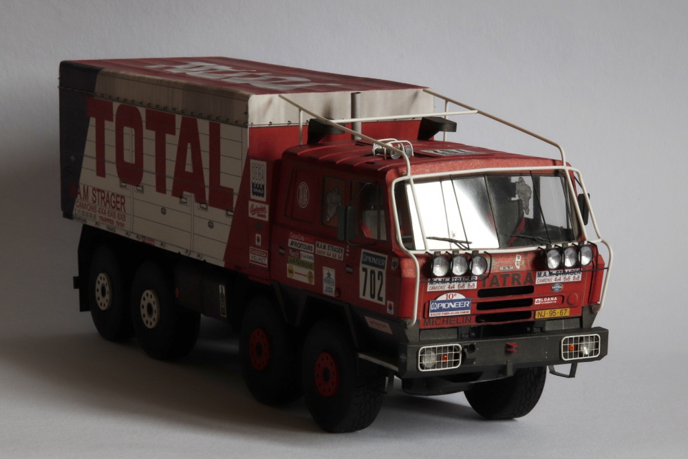 Tatra 815 VT 26 265 8x8.1 - Dakar 1988 / RipperWorks / 1:32 (Plná velikost v novém okně) Tatra 815 VT 26 265 8x8.1 - Dakar 1988 / RipperWorks / 1:32