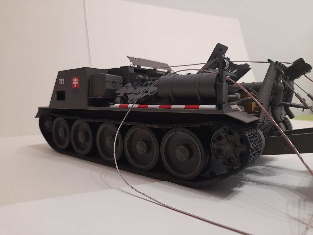 389577