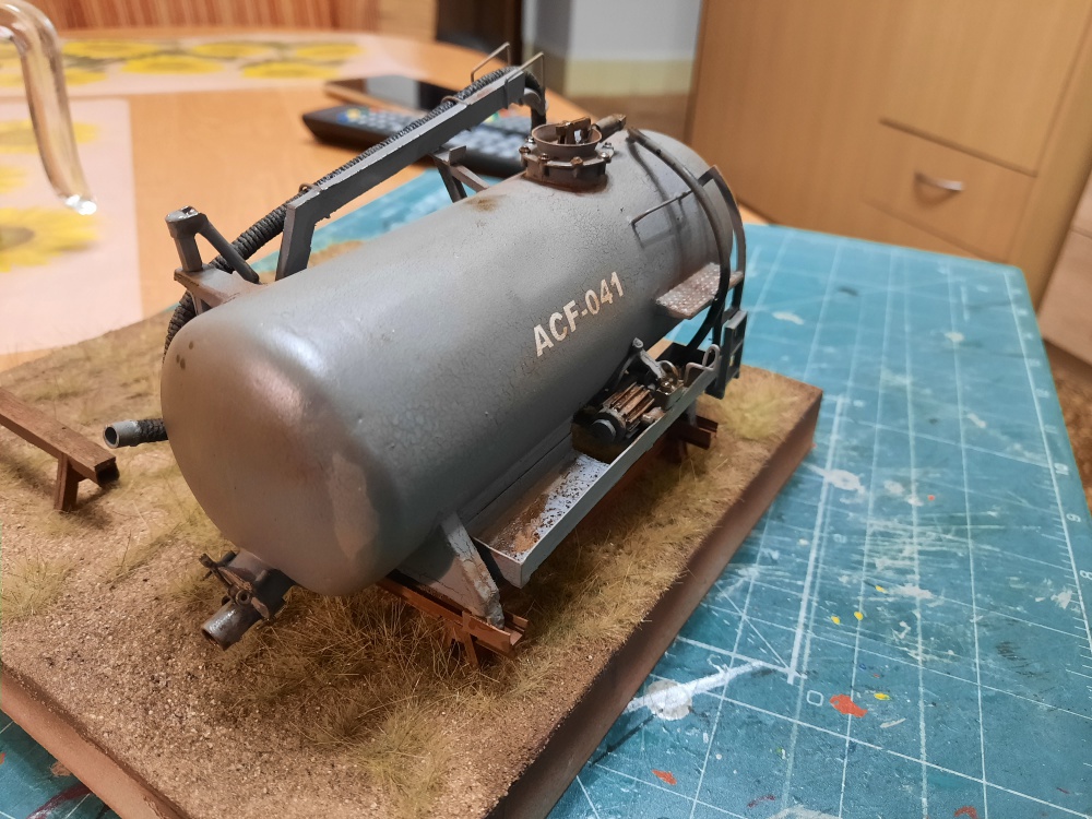 389843