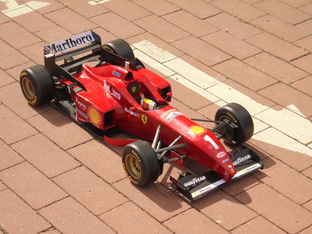 Ferrari F 310 (Plná velikost v novém okně) Ferrari F 310