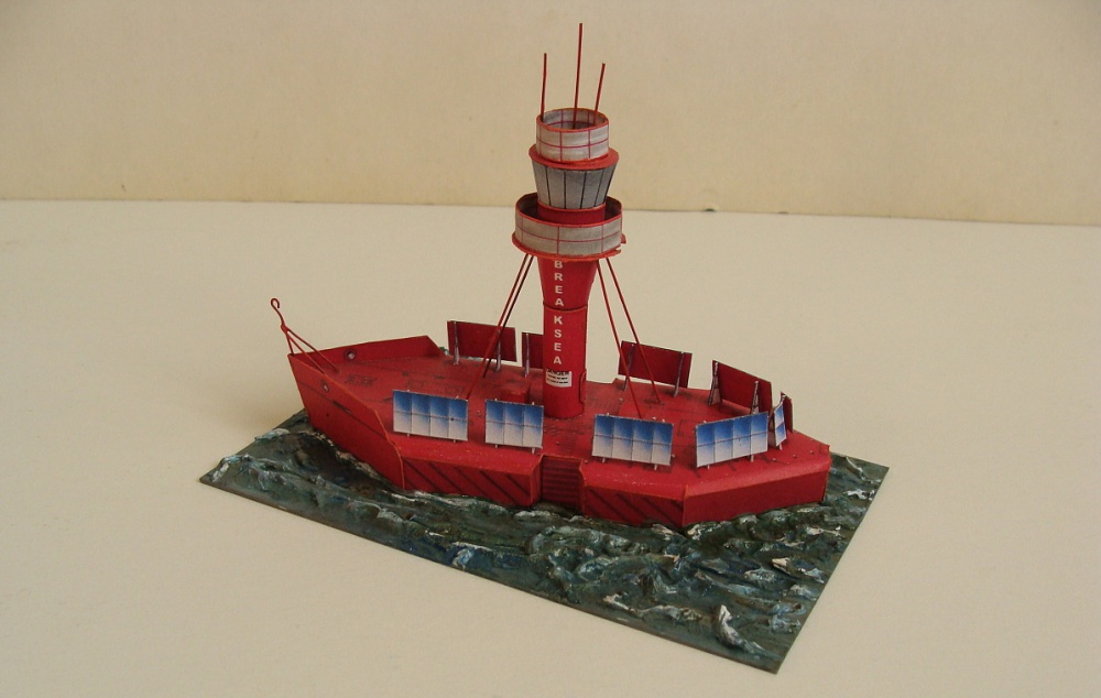 Lightboat No.3 (Plná velikost v novém okně) Lightboat No.3