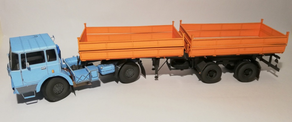 393024