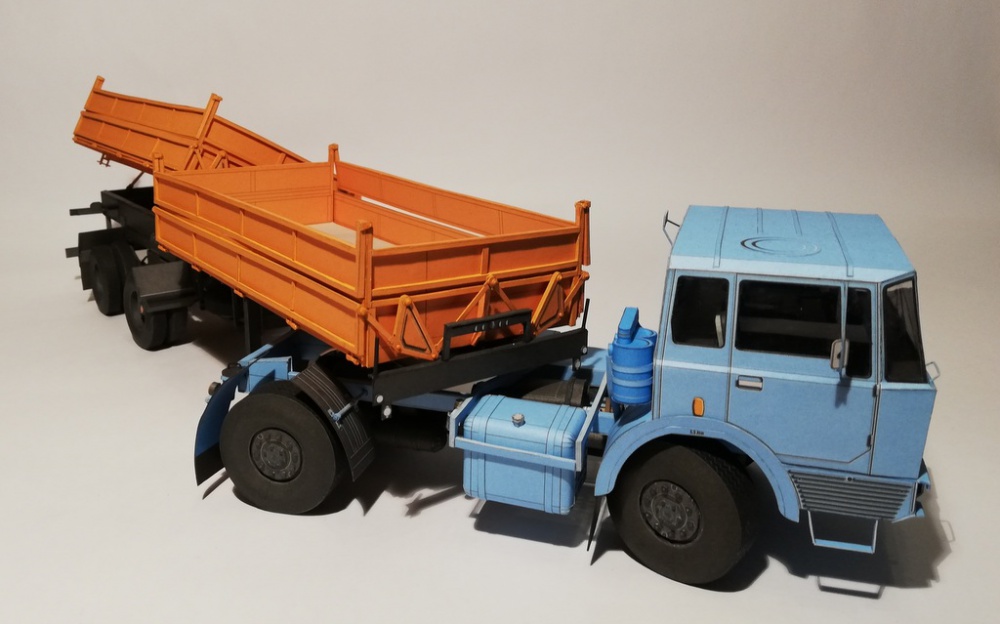 393030