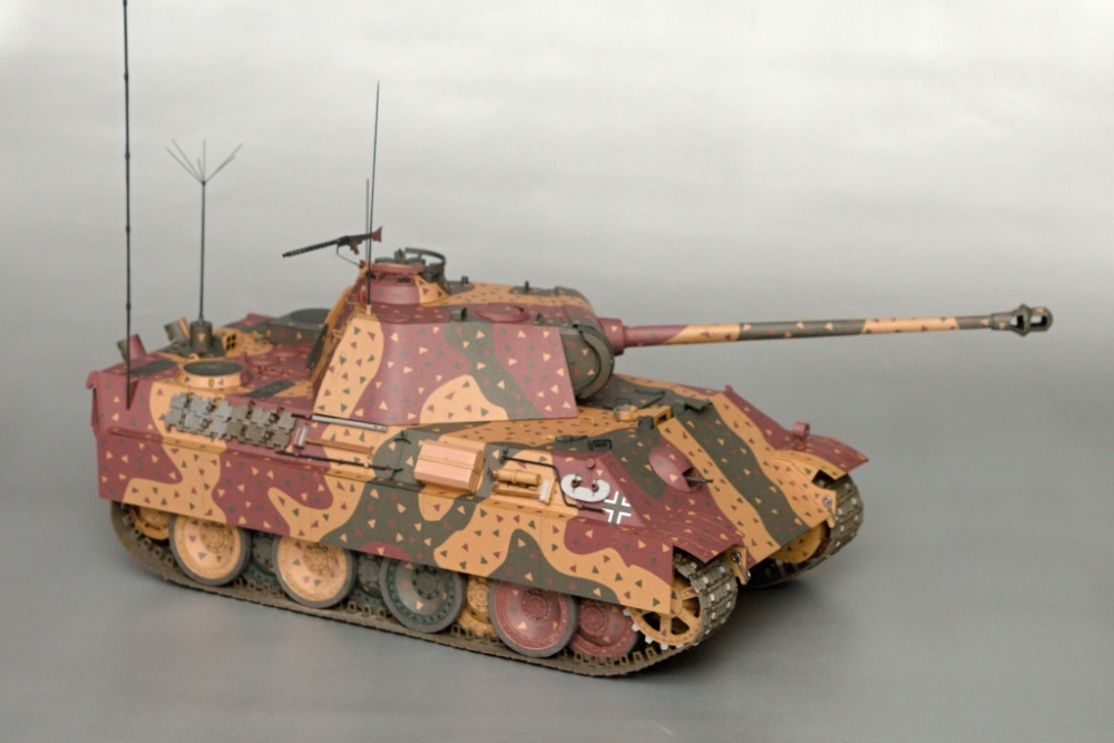 Pz.Kpfw. V Ausf. G Panther (Plná velikost v novém okně) Pz.Kpfw. V Ausf. G Panther
