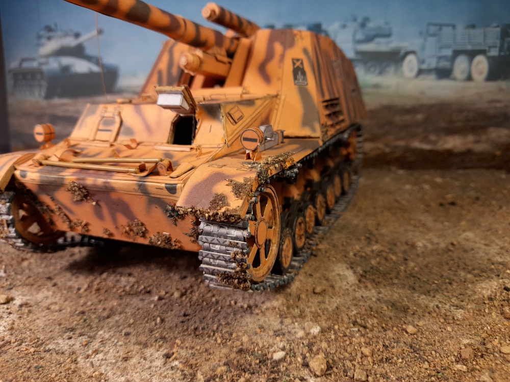 SD KFZ 165 Hummel (Plná velikost v novém okně) SD KFZ 165 Hummel