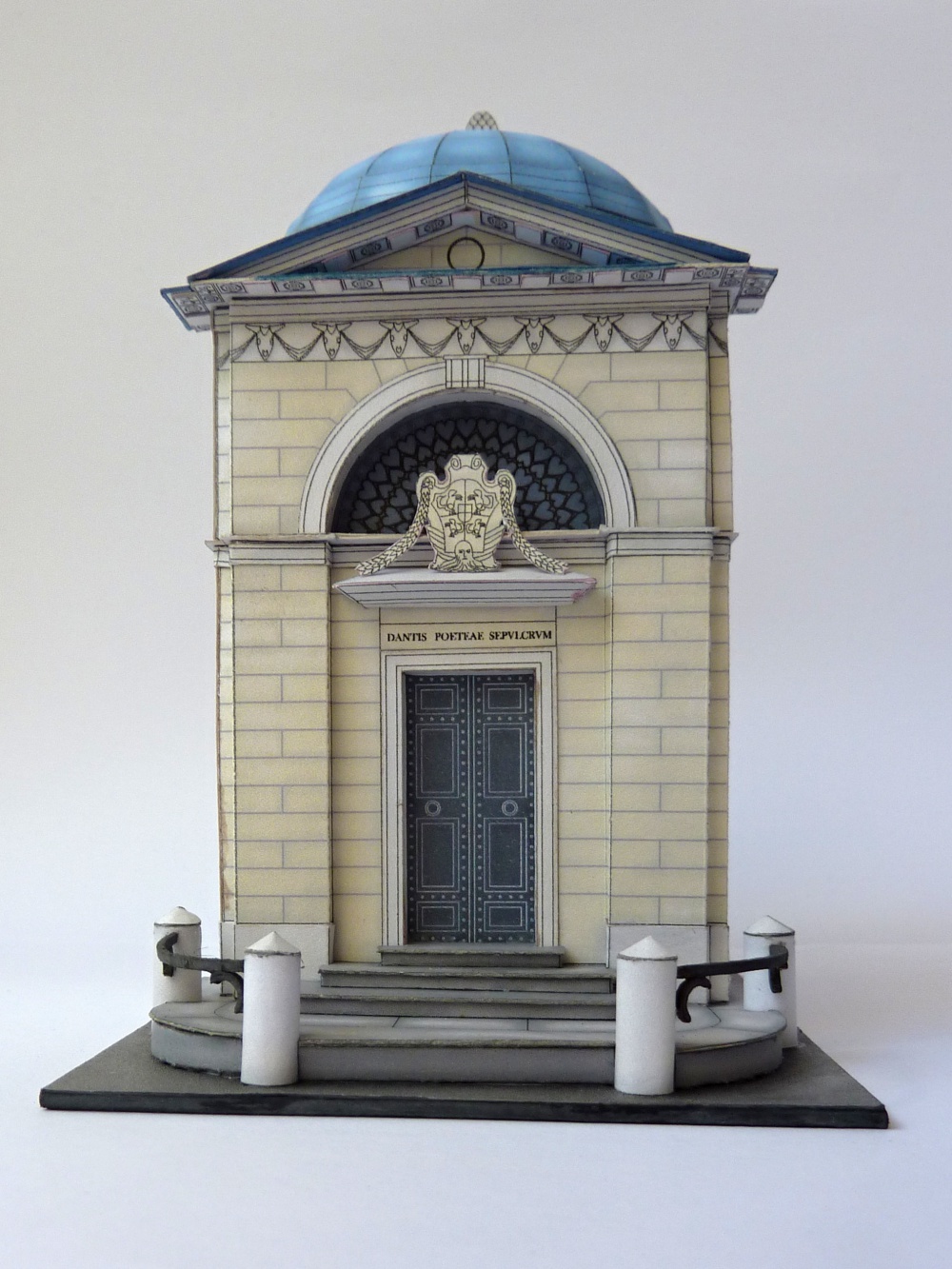 Hrobka Dante Alighieriho - Ravenna (Plná velikost v novém okně) Hrobka Dante Alighieriho - Ravenna