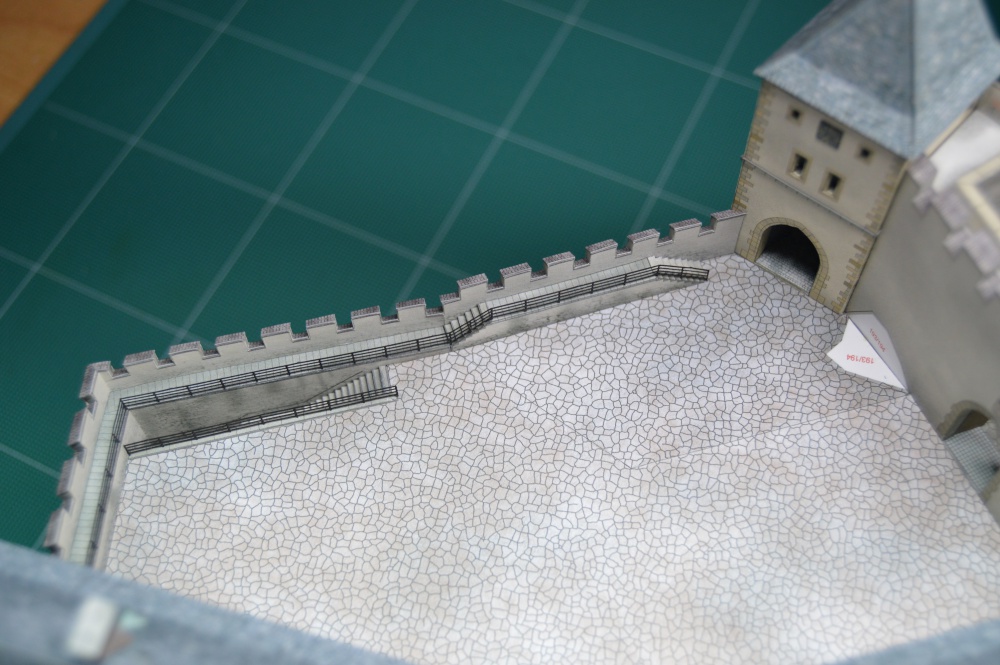 393933