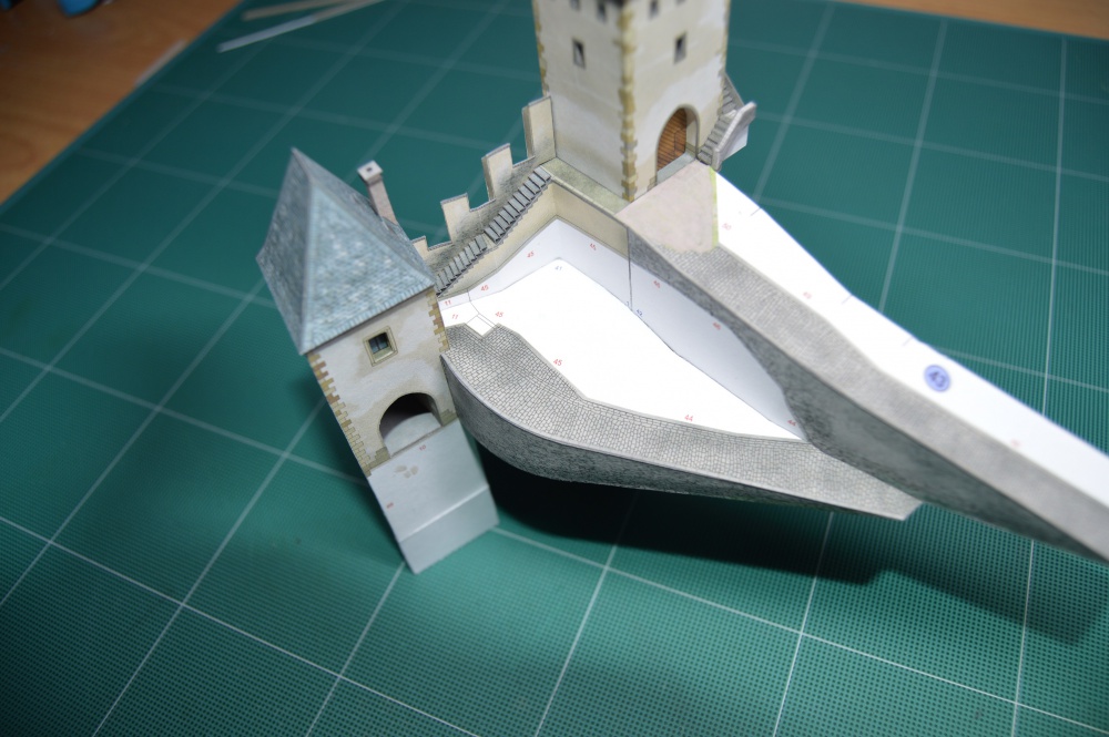 397045