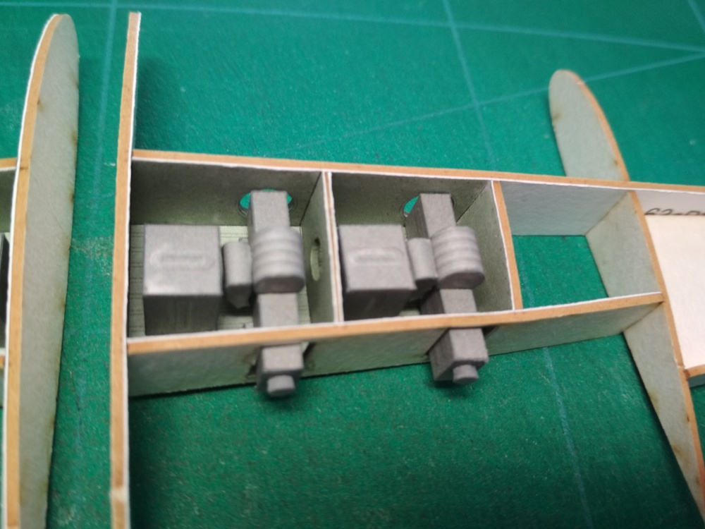 Hawker Hurricane Mk. IID + IIC (Plná velikost v novém okně) Hawker Hurricane Mk. IID + IIC