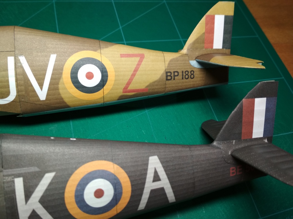 Hawker Hurricane Mk. IID + IIC (Plná velikost v novém okně) Hawker Hurricane Mk. IID + IIC