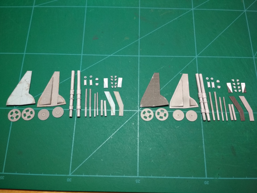 Hawker Hurricane Mk. IID + IIC (Plná velikost v novém okně) Hawker Hurricane Mk. IID + IIC
