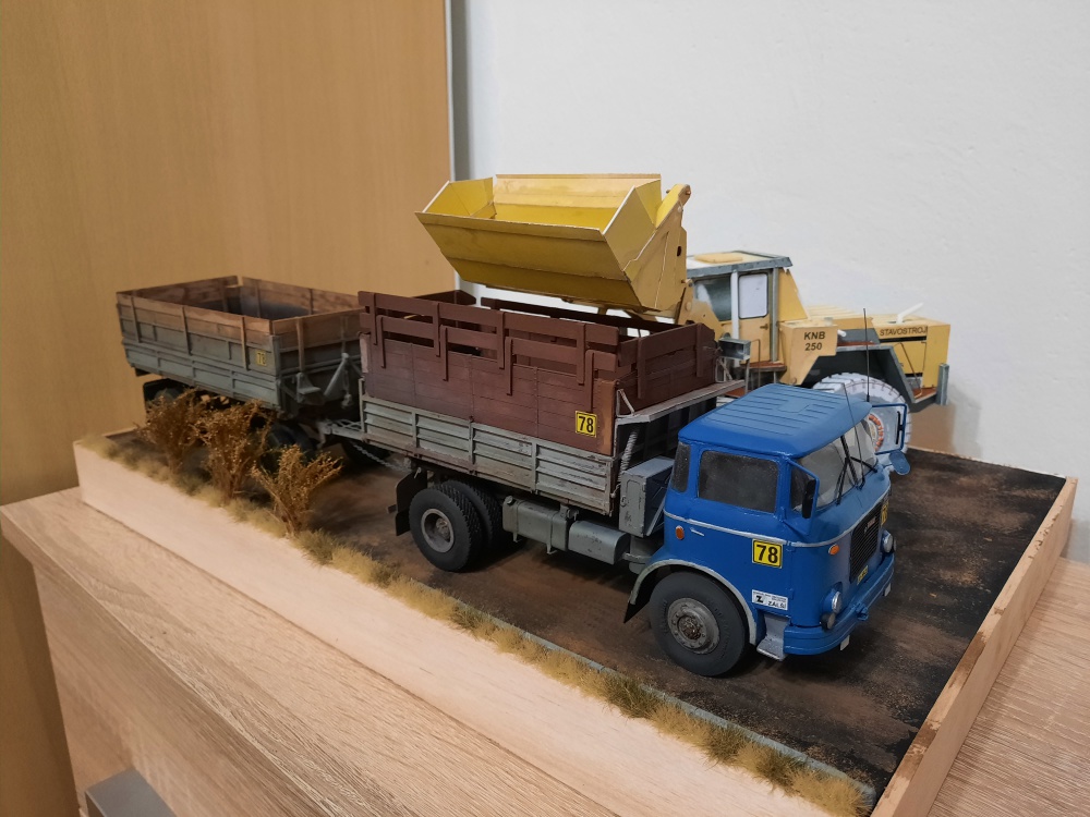 395098