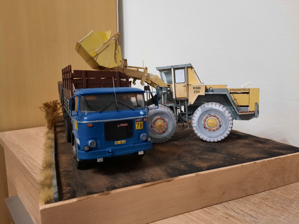 395099
