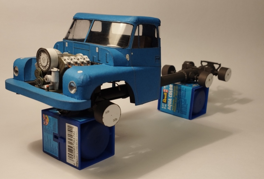 403835