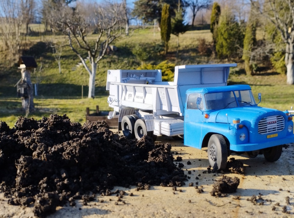 Tatra 148 Agro + Tatra 815 Agro (Plná velikost v novém okně) Tatra 148 Agro + Tatra 815 Agro