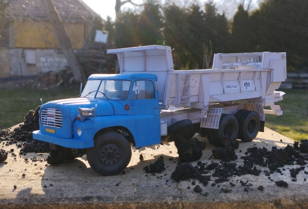 412725