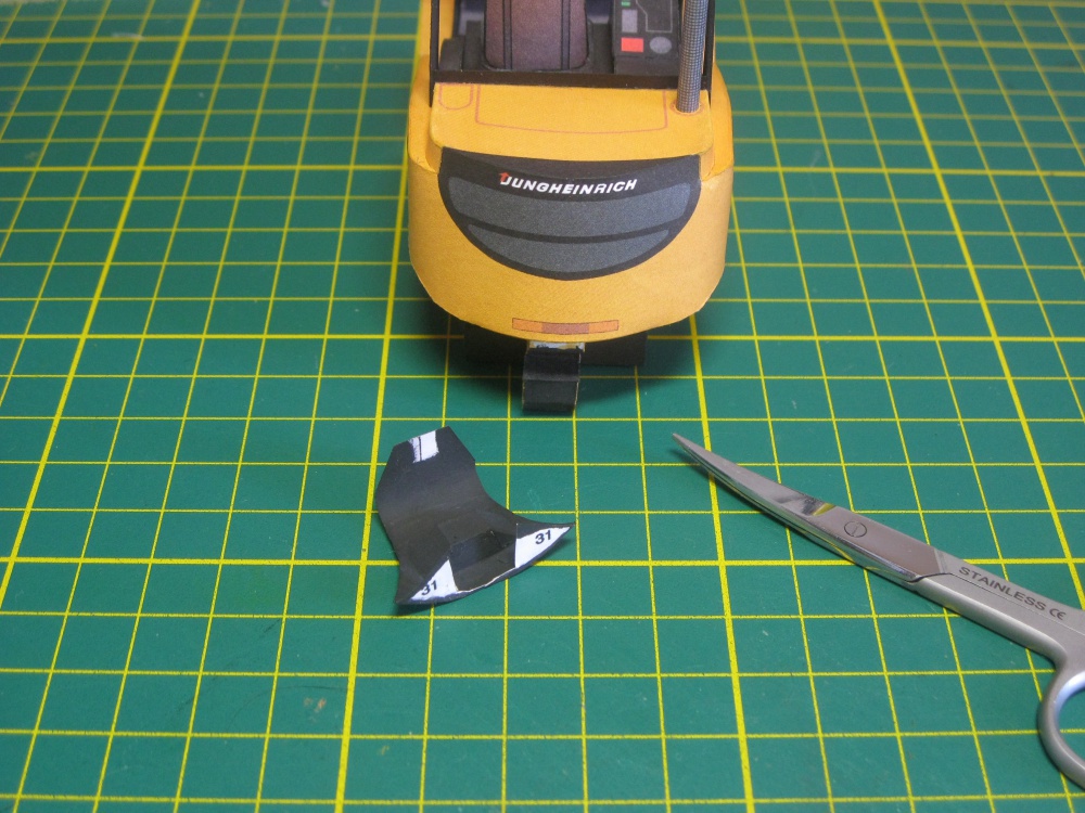 399423