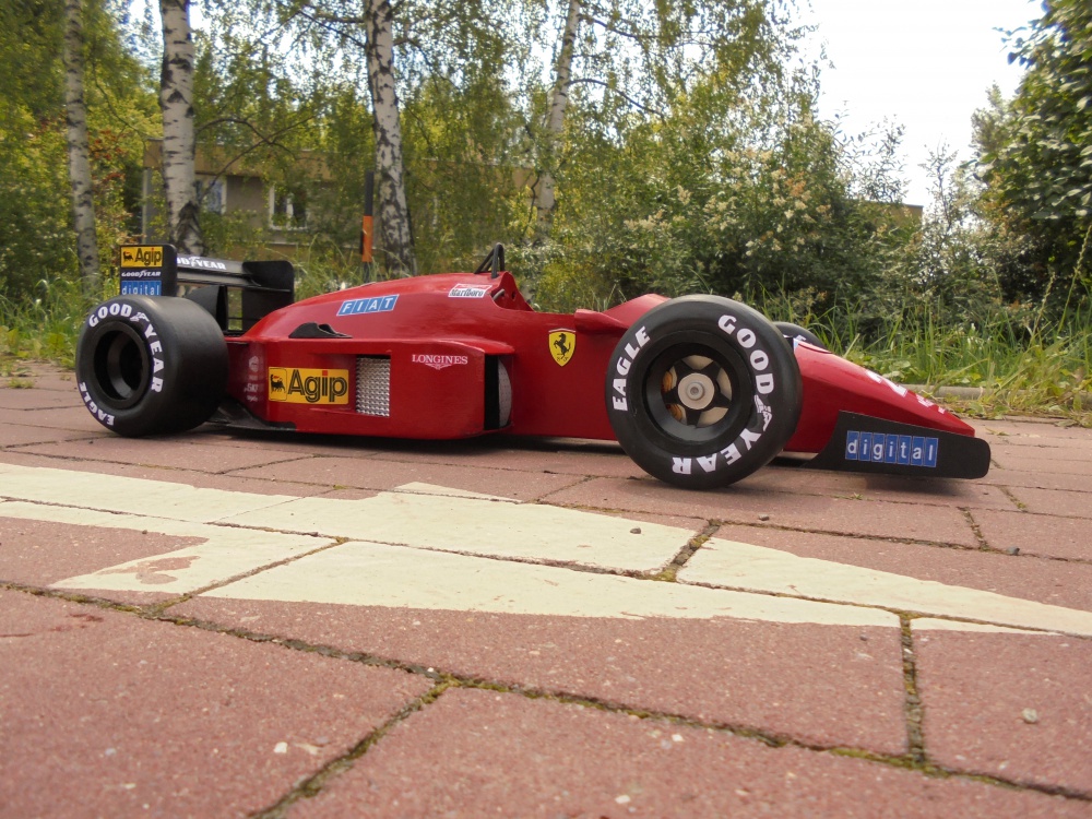 Ferrari F1 / 87 tipo 638 turbo (Plná velikost v novém okně) Ferrari F1 / 87 tipo 638 turbo