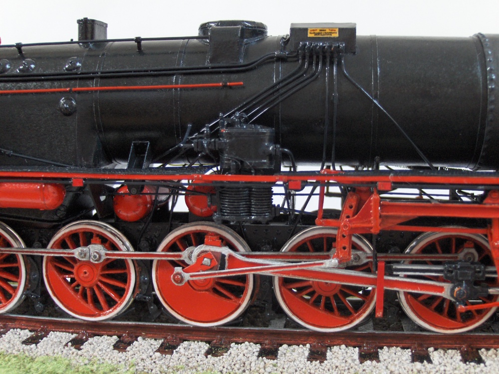 394578