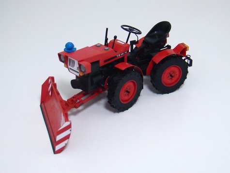 Agrostroj TK-4K-14 s nástroji Agrostroj TK-4K-14 s nástroji