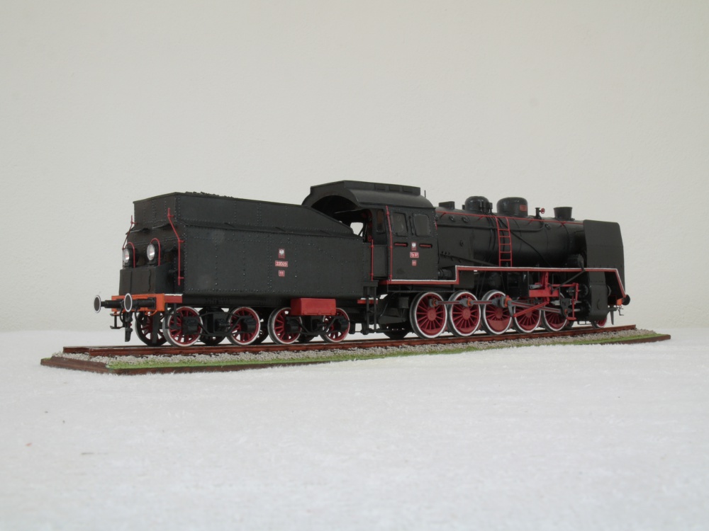 394863