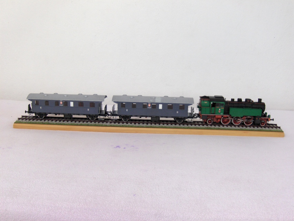394922