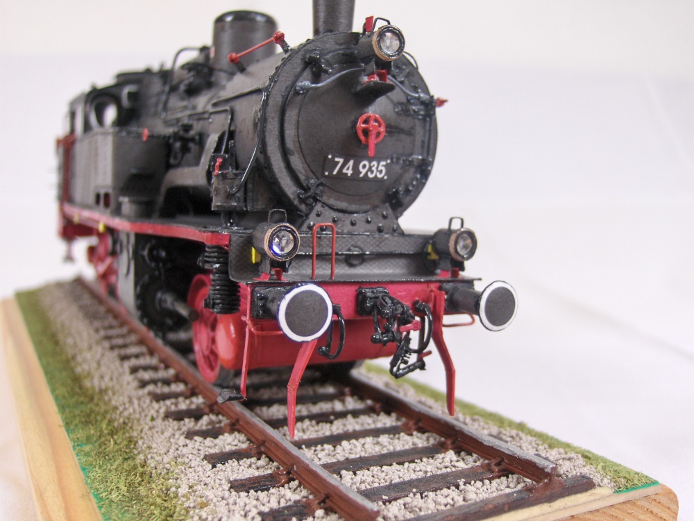 394925