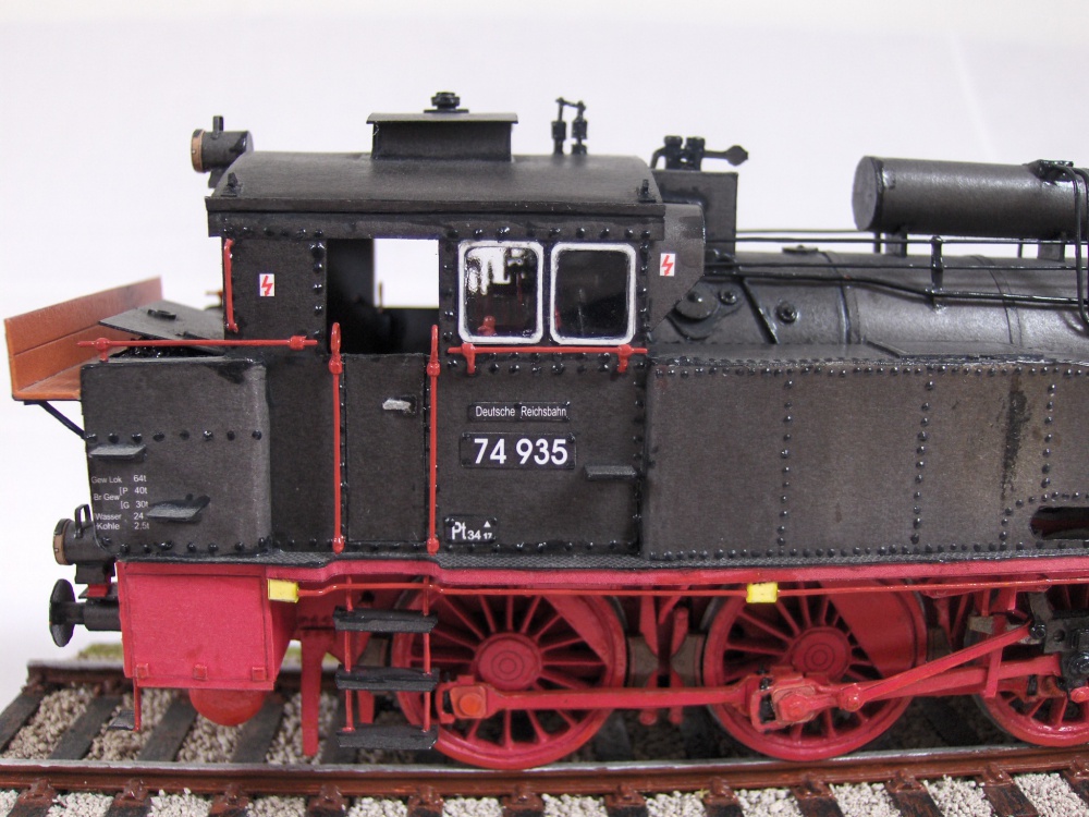 394931