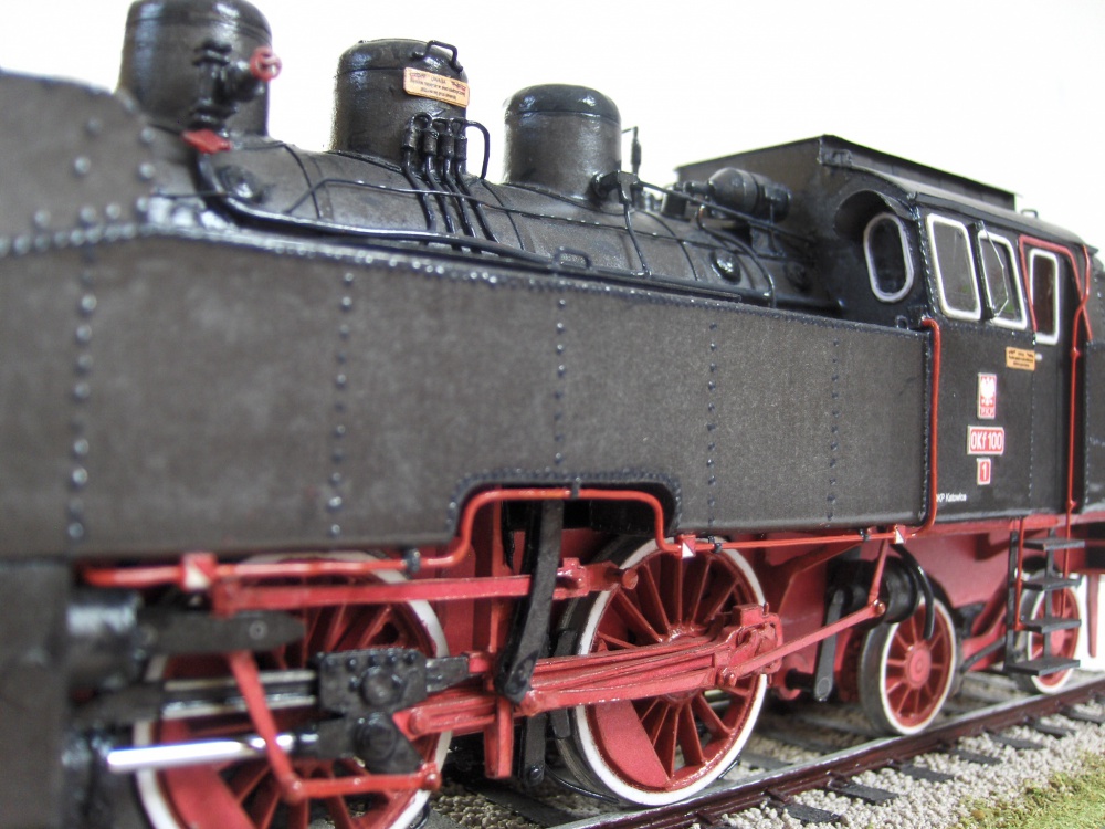 394961