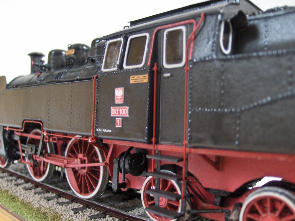 394963