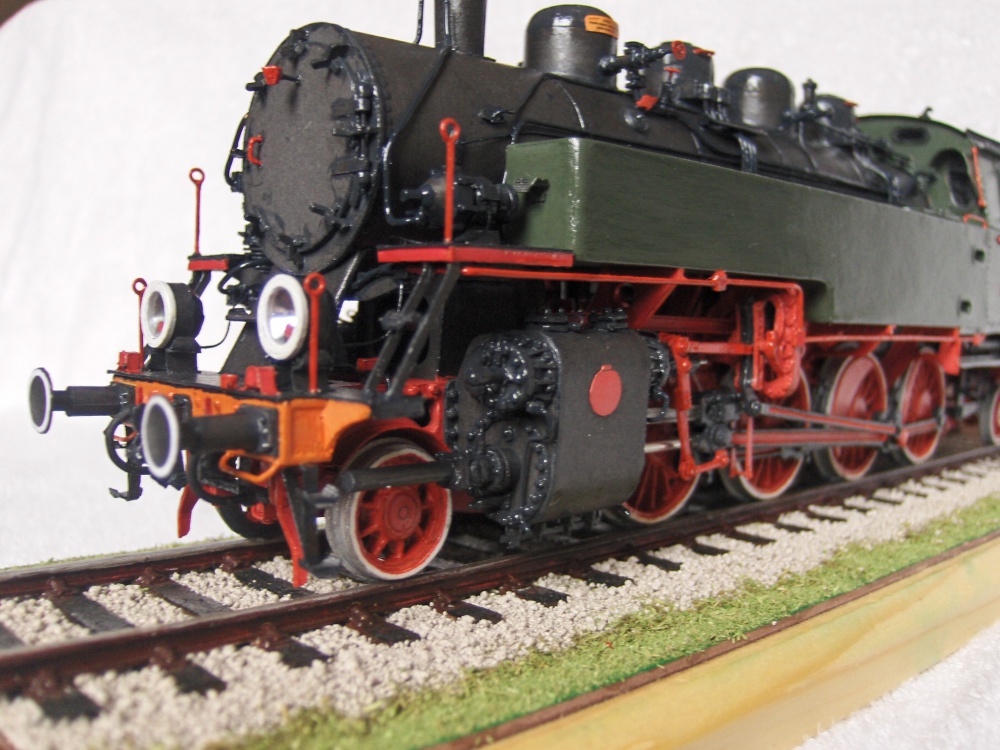 394983