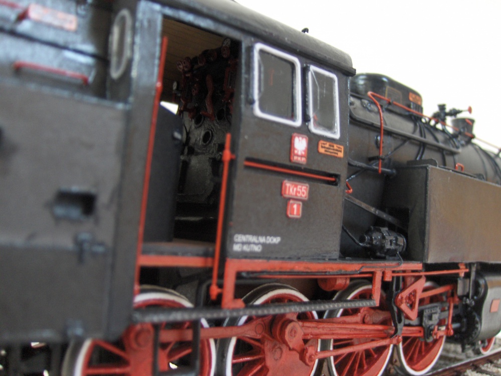394993