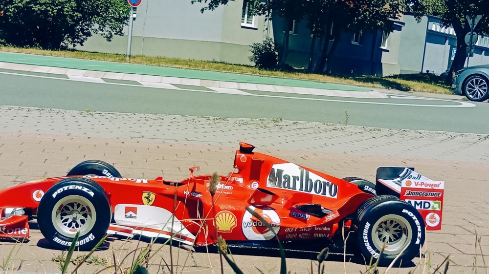 436725