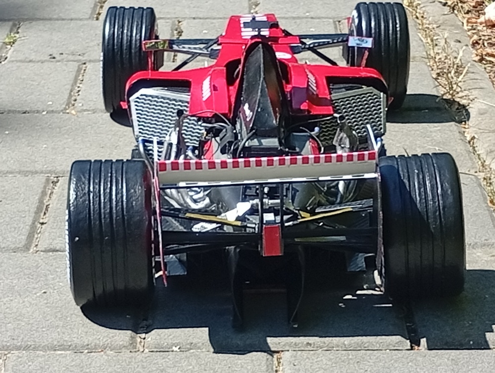 436305