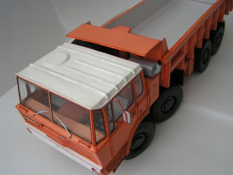 Tatra 813  8x8 S1 kolos