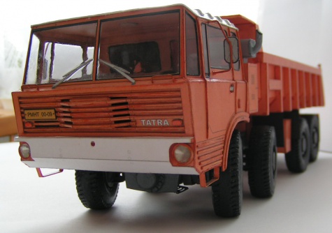 Tatra 813  8x8 S1 kolos