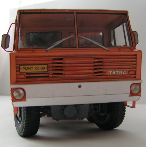 Tatra 813  8x8 S1 kolos