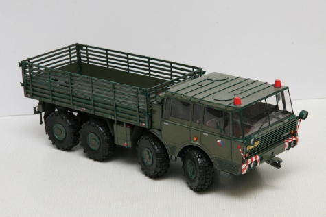 Tatra 813 8x8 vojenský valník,tahač + Transporta P32 Tatra 813 8x8 vojenský valník,tahač + Transporta P32