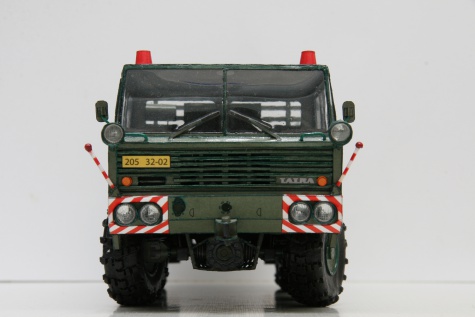 Tatra 813 8x8 vojensk� valn�k,taha� + Transporta P32