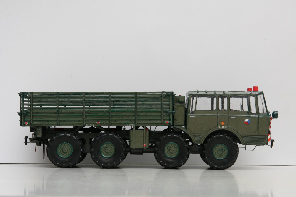 395670