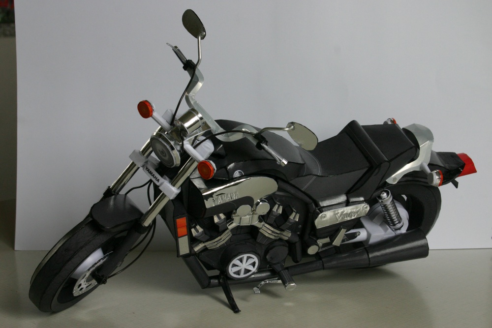 Yamaha V-max 1200 (Pln� velikost v nov�m okn�) Yamaha V-max 1200