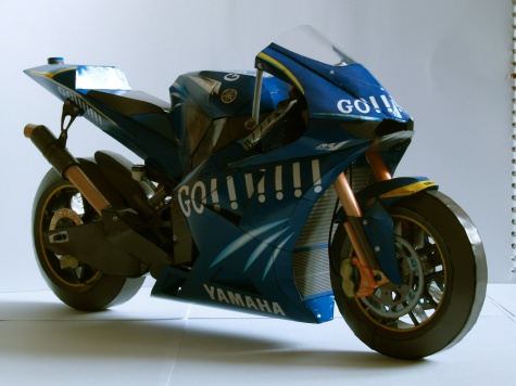 Yamaha YZR - M1 + Rossi Yamaha YZR - M1 + Rossi