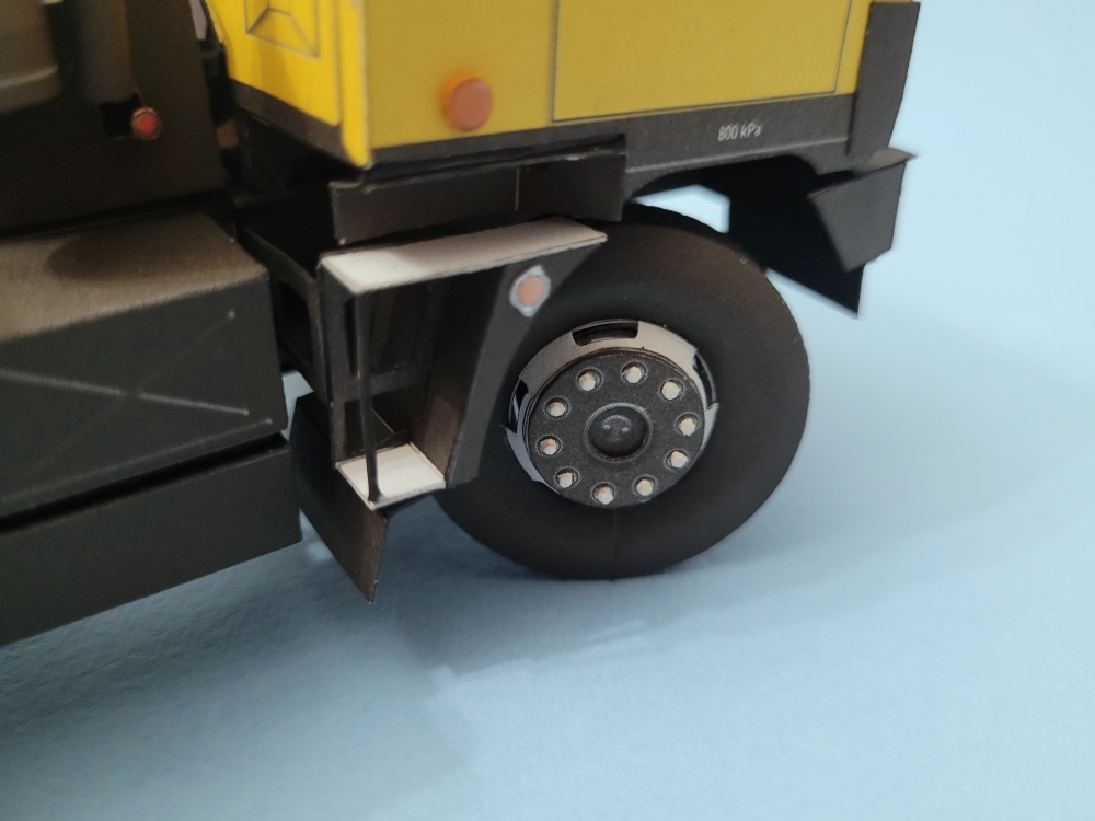 437857
