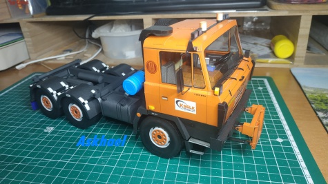 TATRA 815-2 NTH 6x6 s posypovou nádstavbou SYKO-5M a sněhovou radlicí TATRA 815-2 NTH 6x6 s posypovou nádstavbou SYKO-5M a sněhovou radlicí