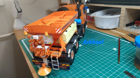 TATRA 815-2 NTH 6x6 s posypovou nádstavbou SYKO-5M a sněhovou radlicí TATRA 815-2 NTH 6x6 s posypovou nádstavbou SYKO-5M a sněhovou radlicí