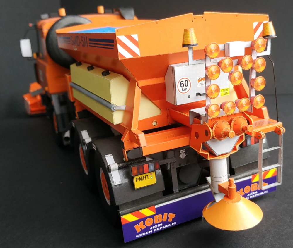 412335